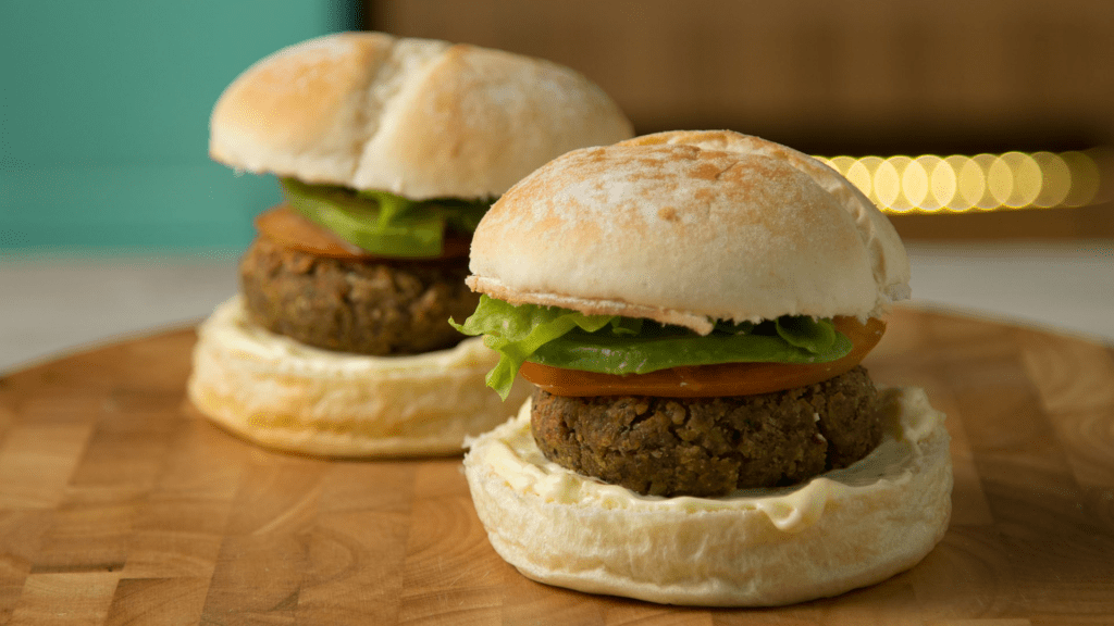 Hamburguesas de vegetales en casa: altas en proteína - Buena Vida Tips