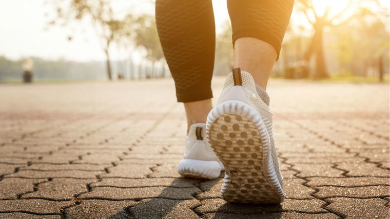 Caminar 10.000 pasos por día: qué le pasa a tu cuerpo - Buena Vida Tips