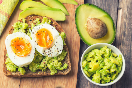 Desayuno saludable: los 5 alimentos que no pueden faltar - Buena Vida Tips